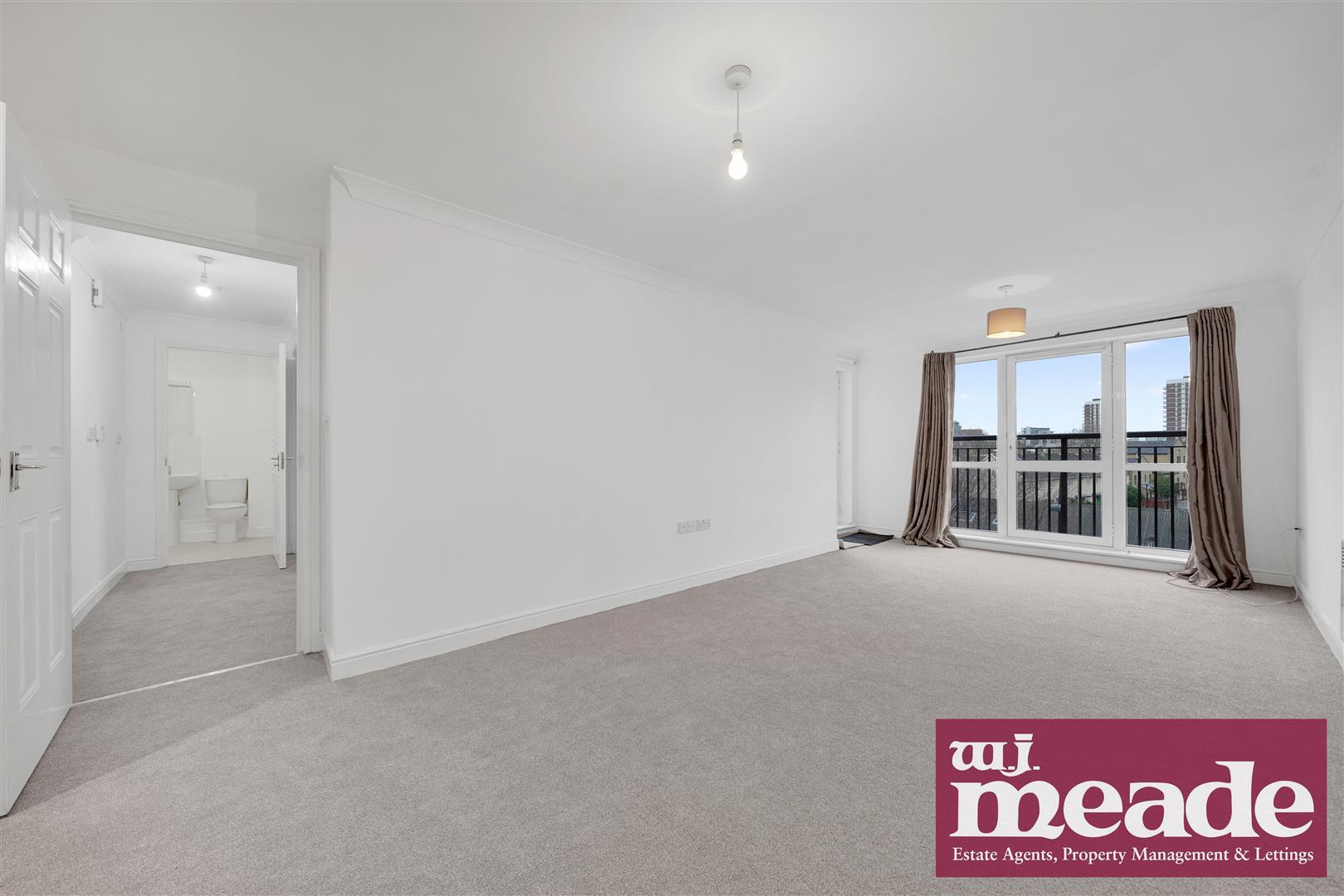 2 bed property in Mercer Court, Mile End